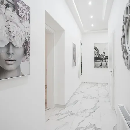 Apartment Kiraly 35 Luxury With Free Parking