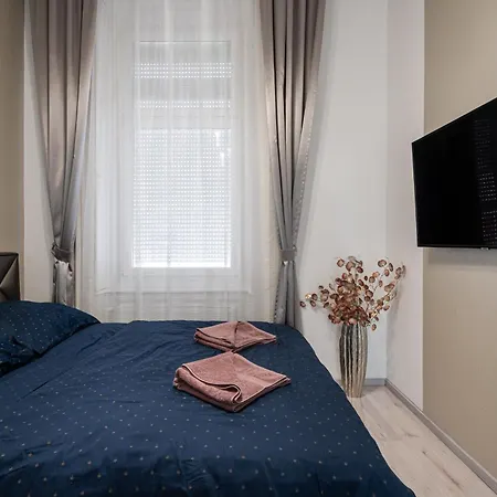 Kiraly 35 Luxury With Free Parking