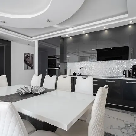 Kiraly 35 Luxury With Free Parking アパート *