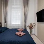 Kiraly 35 Luxury With Free Parking