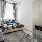 Kiraly 35 Luxury With Free Parking Lägenhet *