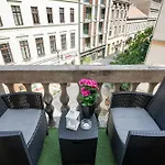 Kiraly 35 Luxury With Free Parking