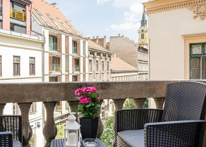 Kiraly 35 Luxury With Free Parking