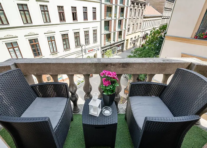 Kiraly 35 Luxury With Free Parking