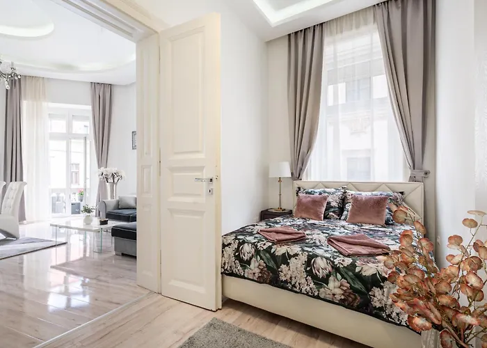 Kiraly 35 Luxury With Free Parking Apartmán